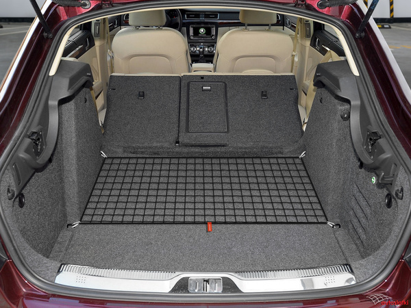 Siatka do bagażnika Skoda Superb II sedan przednia